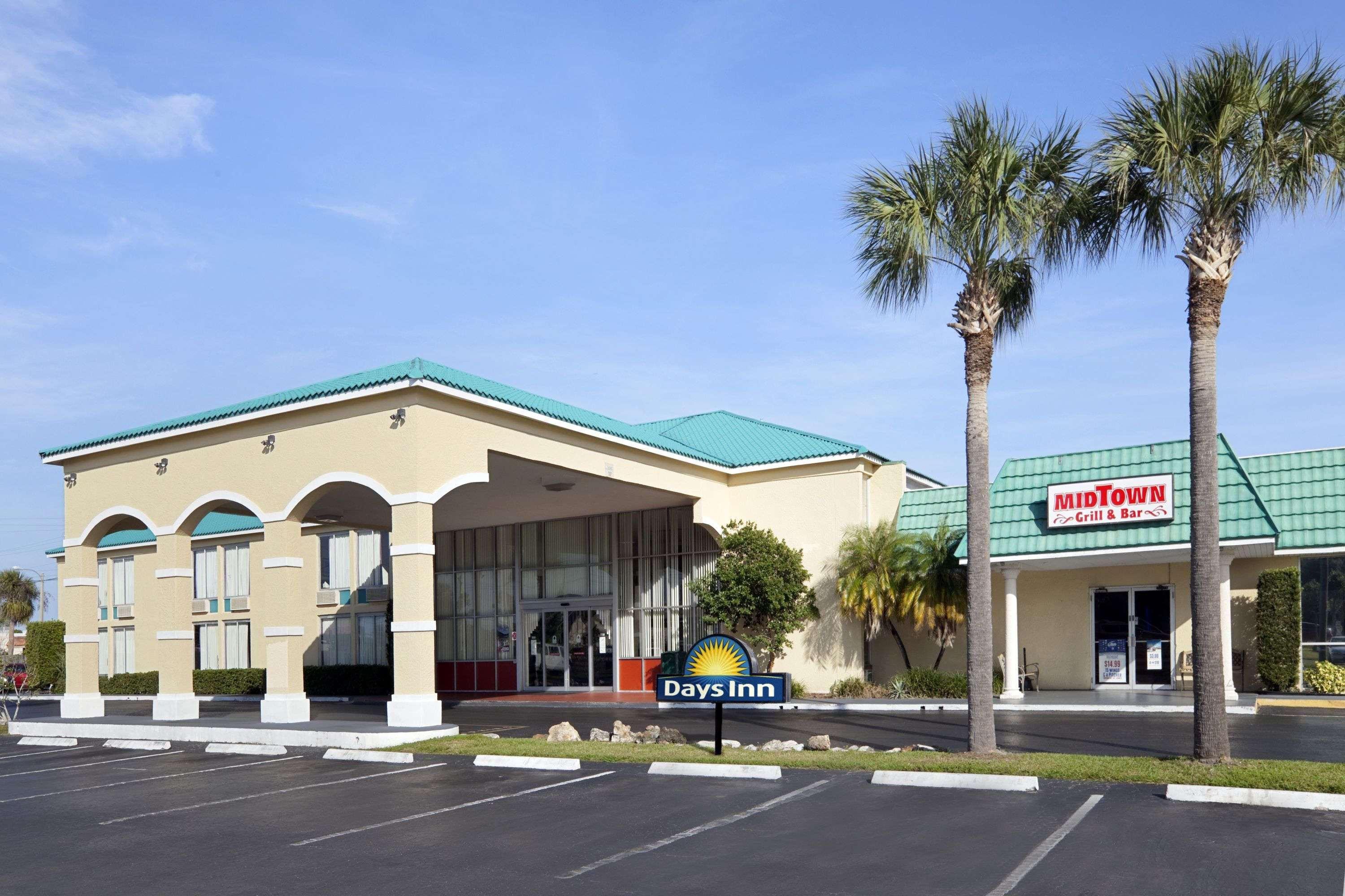 Days Inn By Wyndham Fort Pierce Midtown Exterior foto